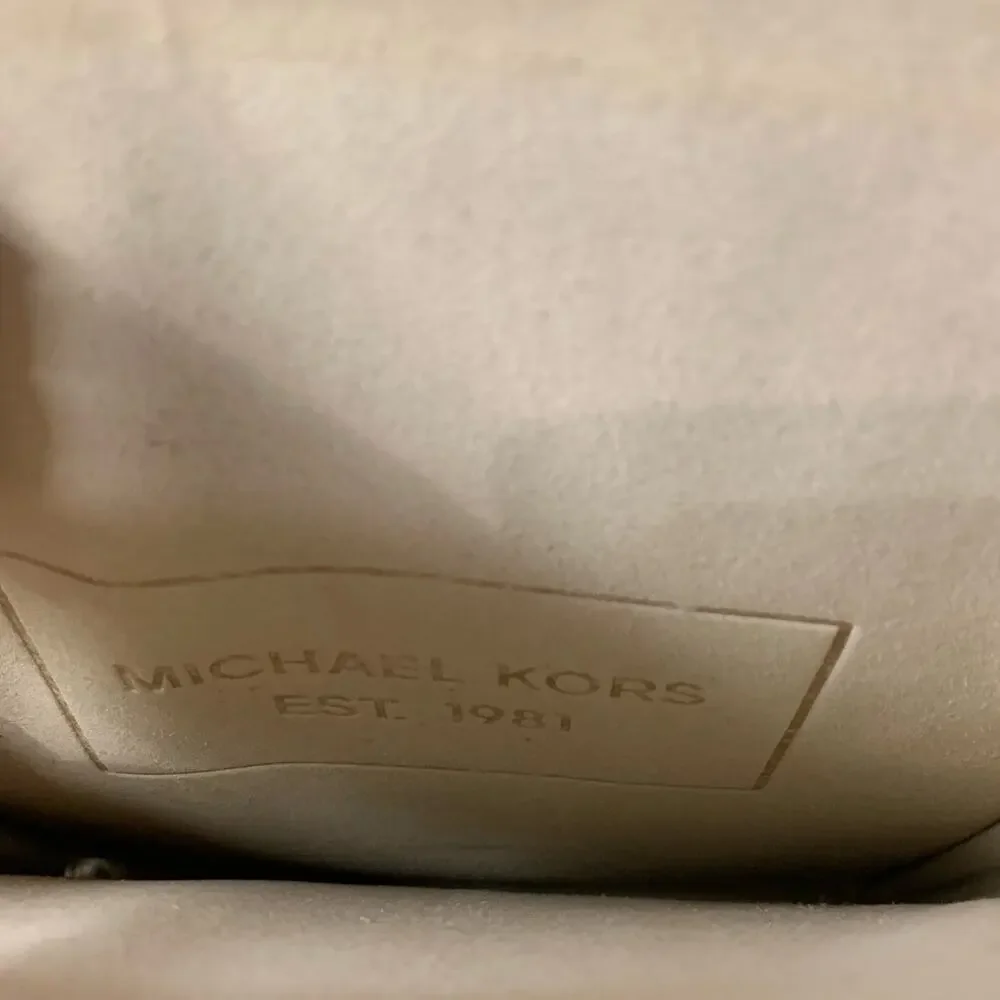 Michael Kors Silver Metallic Signature Jet Set Tablet Ipad Sleeve Case Protector